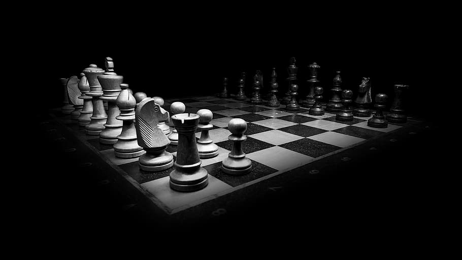 chess-black-white-chess-pieces-king